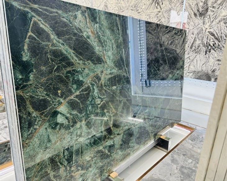 Royal Green Quartzite (1) Royal Green Quartzite (1)