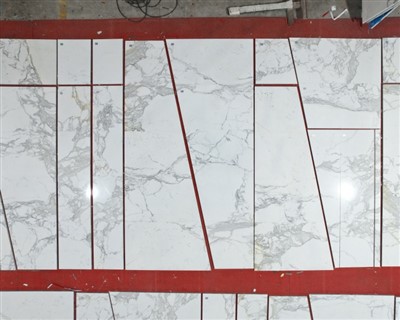 אריחי Marmo Calacatta Blanco